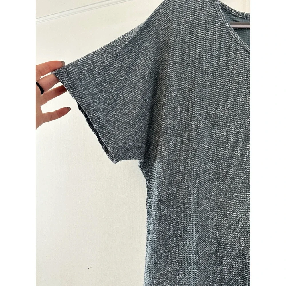 Hayden Los Angeles Gray Striped V Neck Split Hem Tunic Top‎ Size M